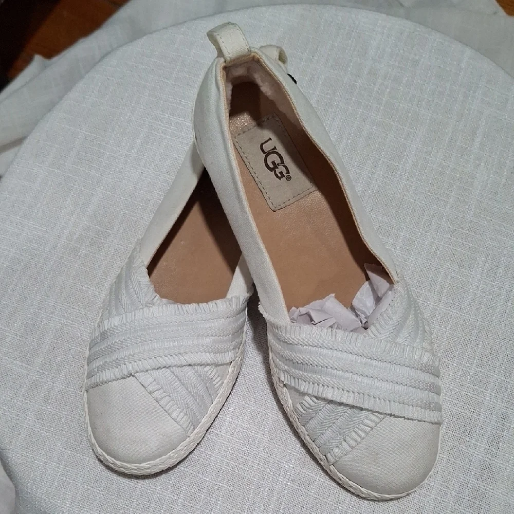 UGG elegant cream